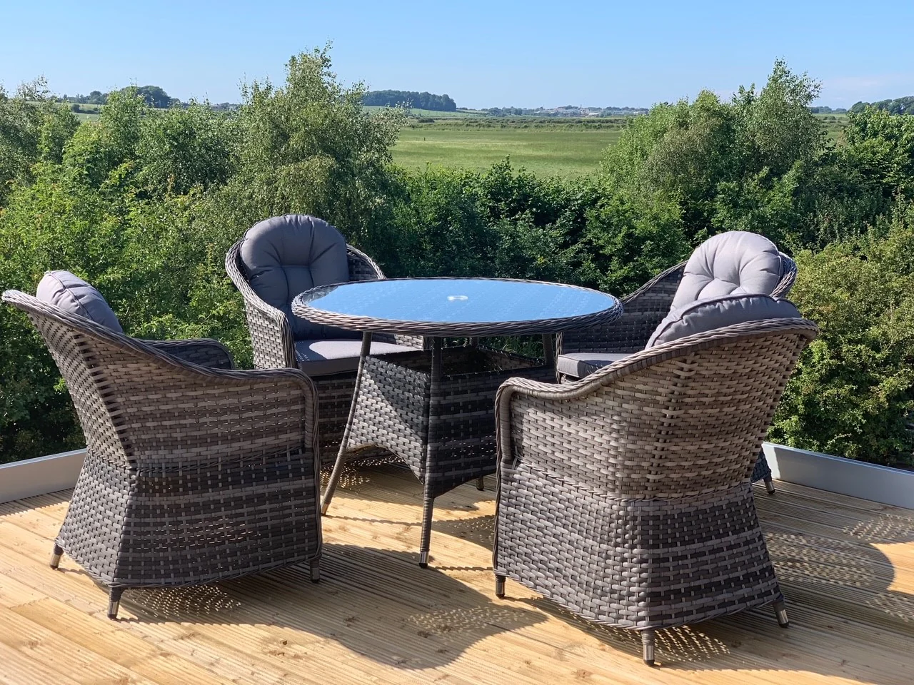Florida 4 Seat Round Dining Set - Image 5