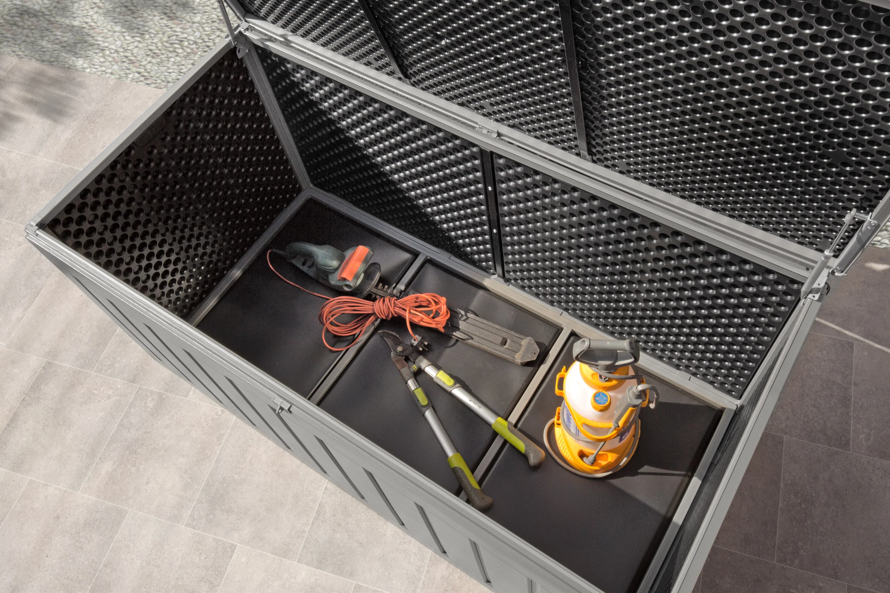 Huge Grey 830L Outdoor Storage Box - FAILED DELIVERY / TATTY BOX - Image 12