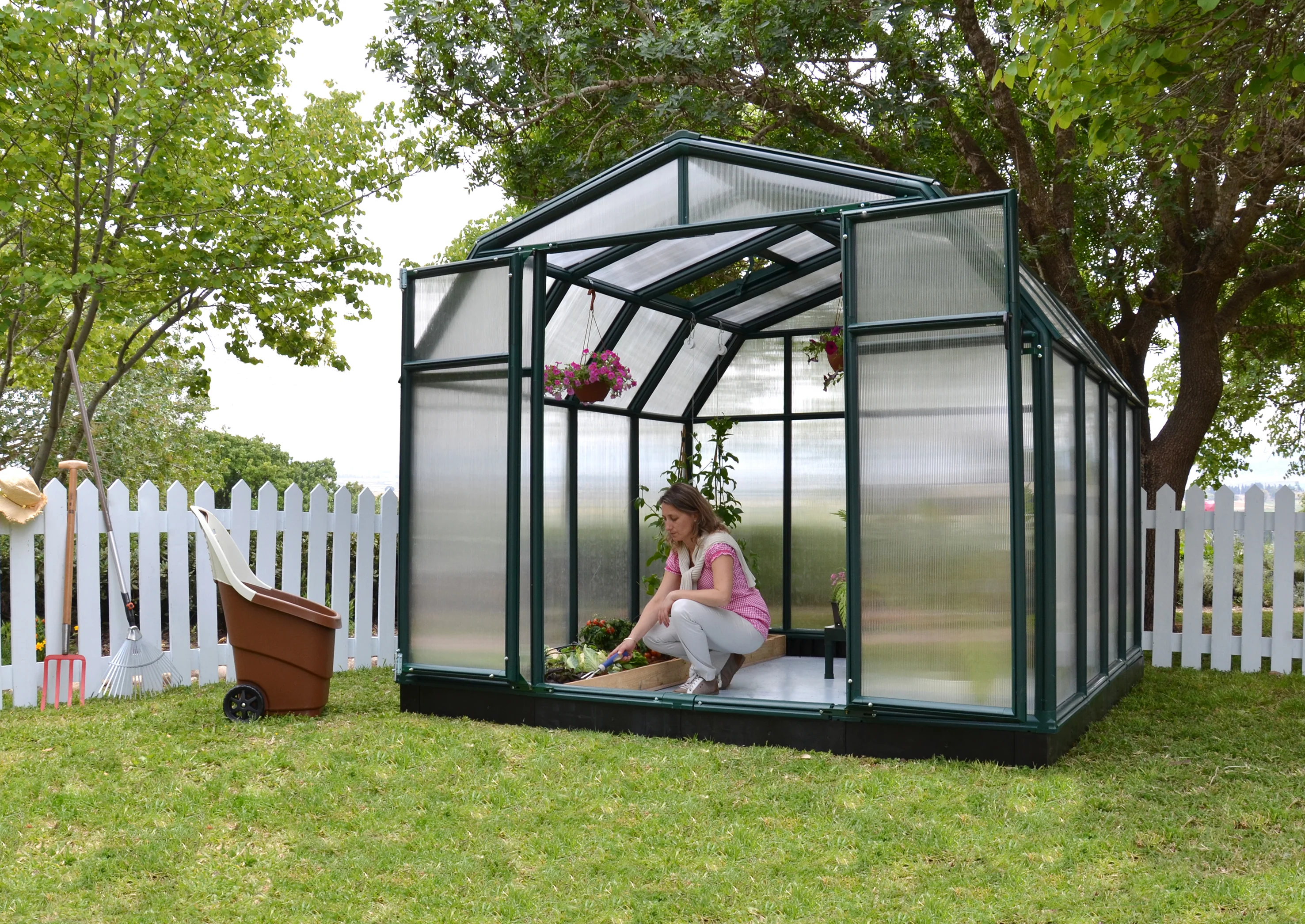 Hobby Gardener 8' x 8' Greenhouse - Green Frame & Twinwall Polycarbonate Panels - Image 3