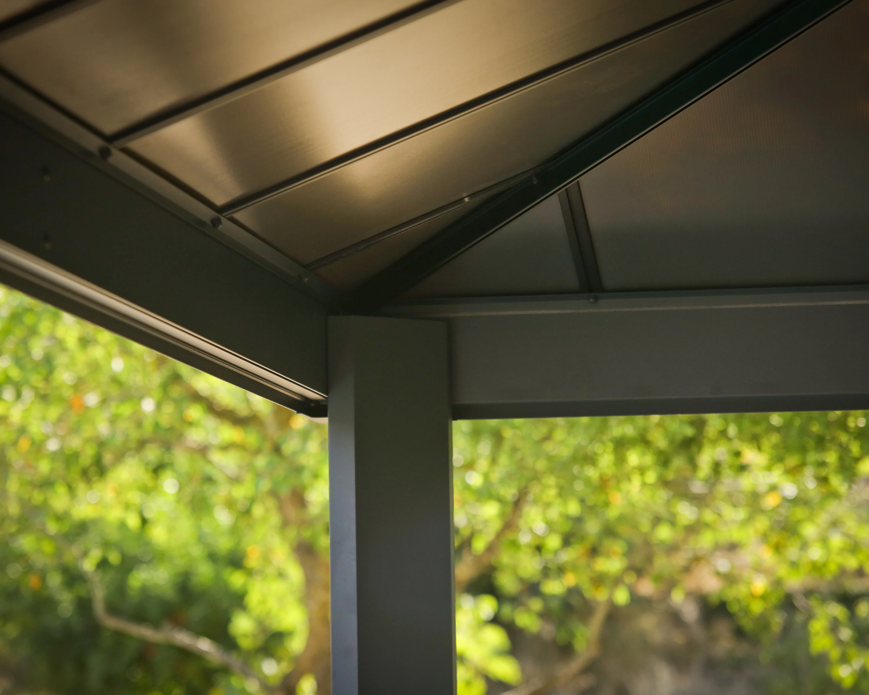 Dallas 3.6m x 5m Garden Gazebo in Grey Aluminium with Polycarbonate Roof - Image 9