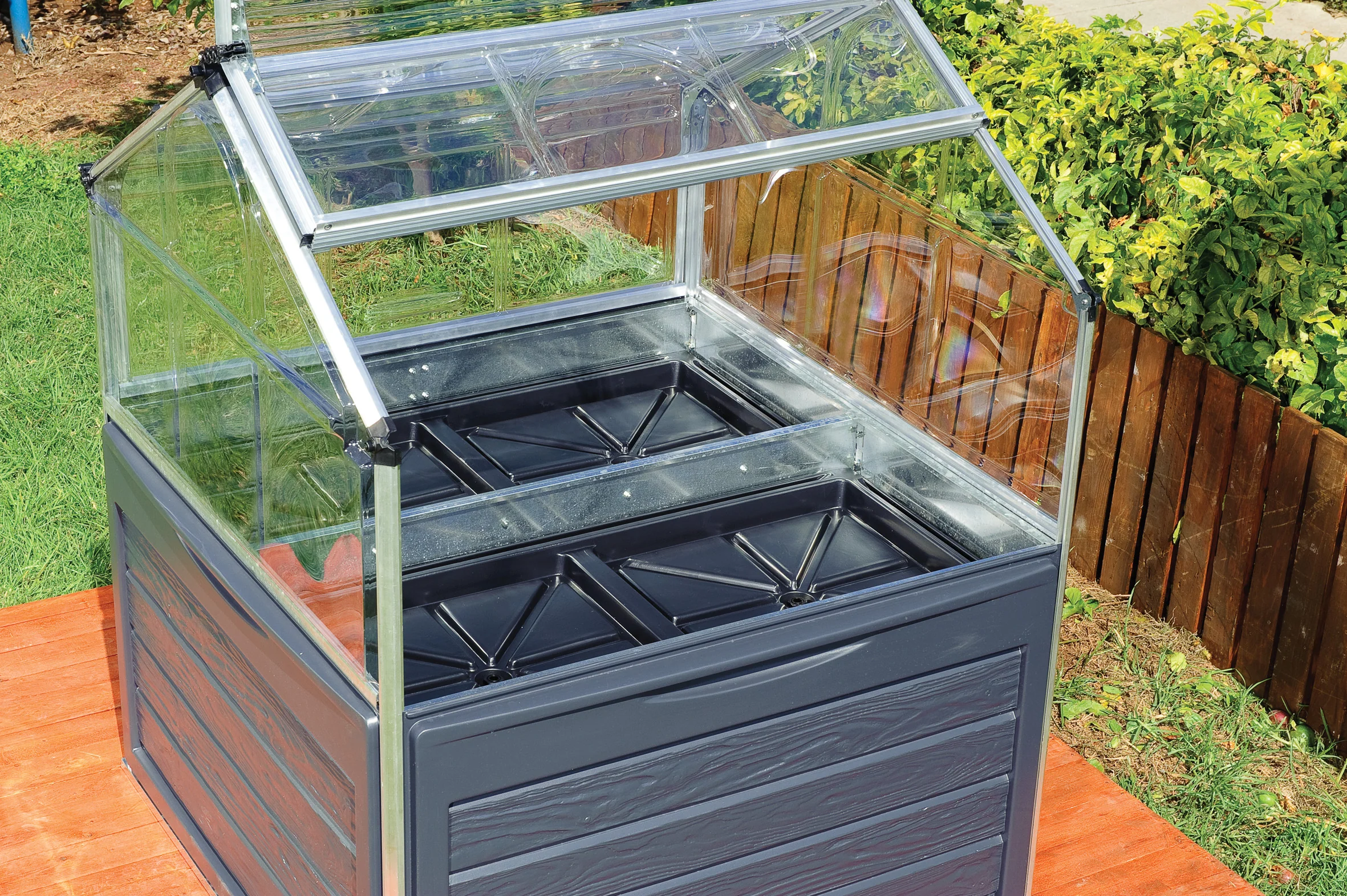 Plant Inn 4' x 4' Greenhouse - Silver Frame & Clear Polycarbonate Panels - Image 10