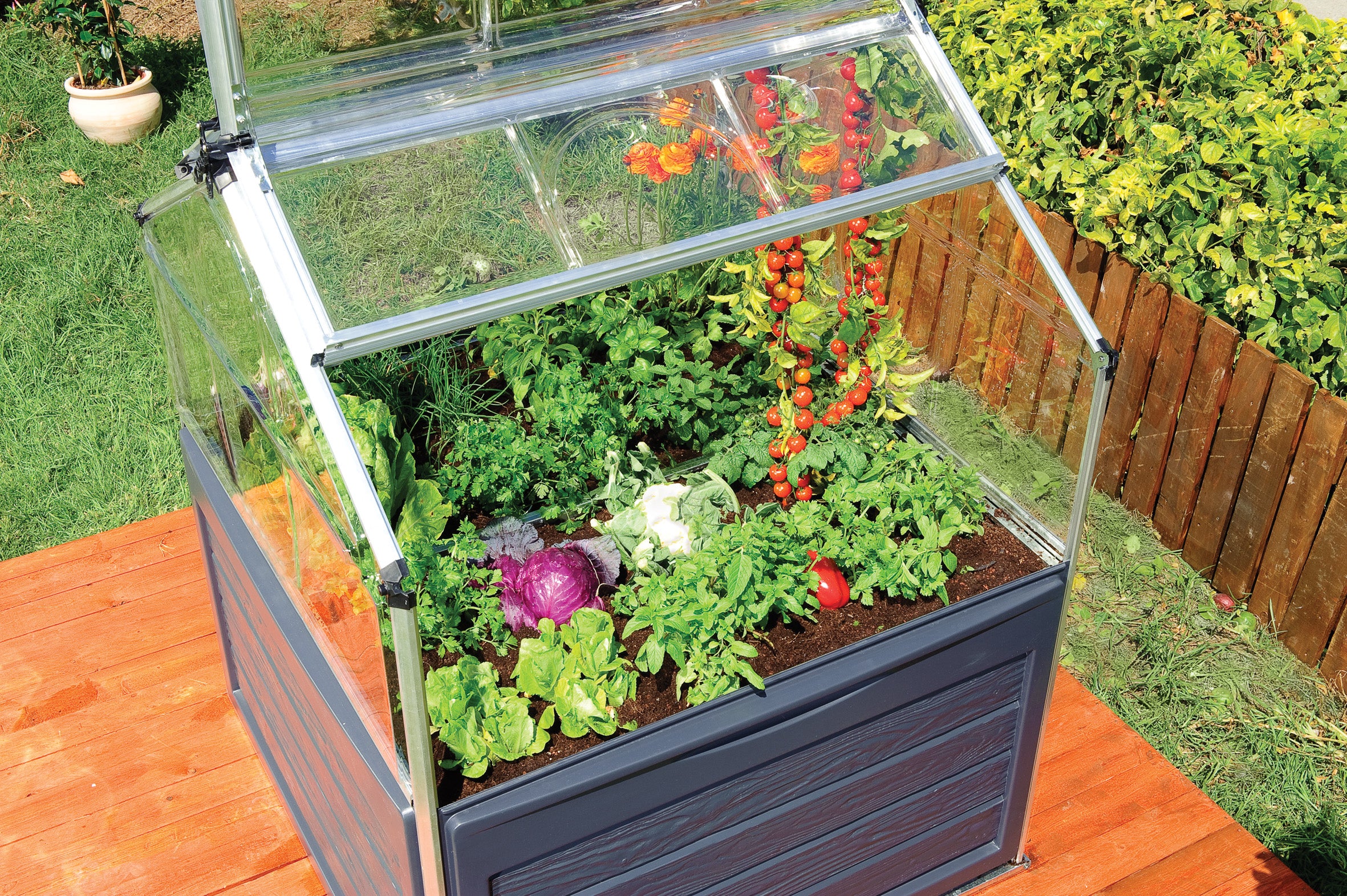 Plant Inn 4' x 4' Greenhouse - Silver Frame & Clear Polycarbonate Panels - Image 13