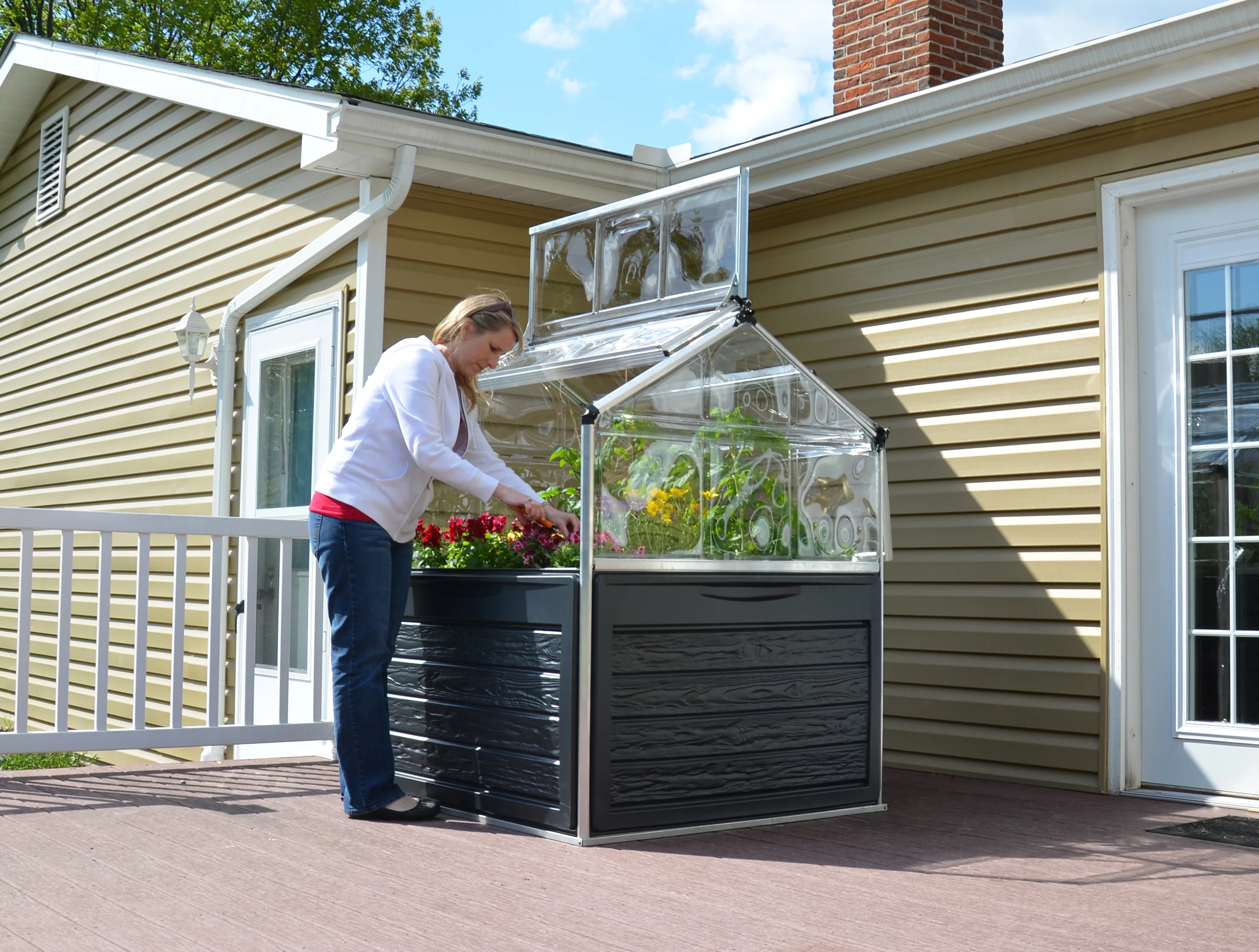 Plant Inn 4' x 4' Greenhouse - Silver Frame & Clear Polycarbonate Panels - Image 18