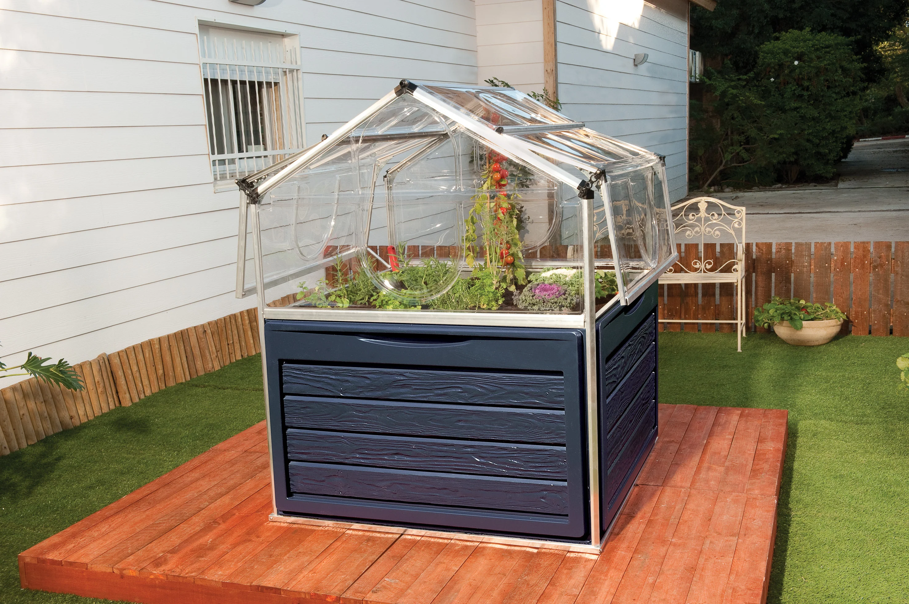 Plant Inn 4' x 4' Greenhouse - Silver Frame & Clear Polycarbonate Panels - Image 8