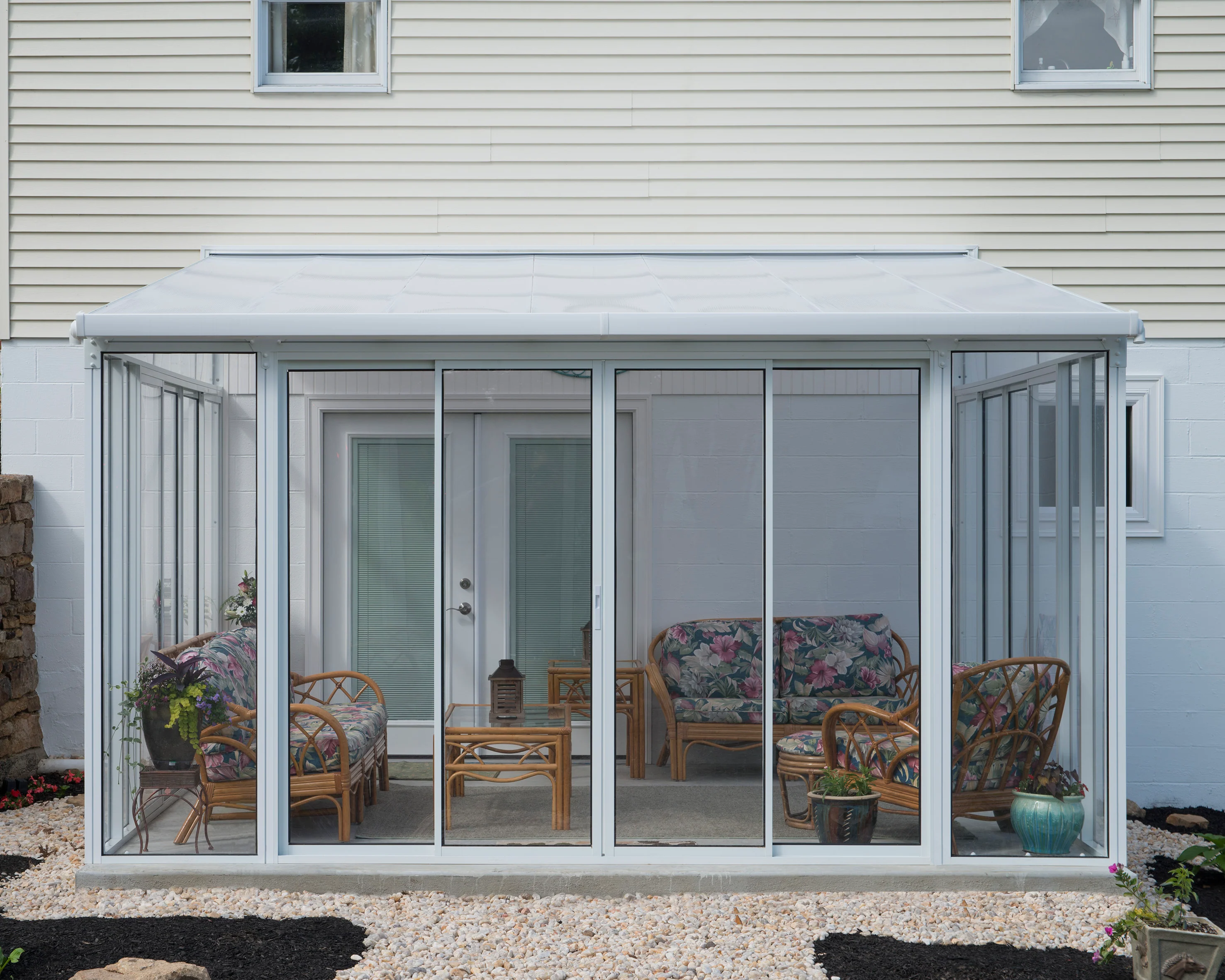 Sanremo 4m x 4m Lean to Conservatory - White Frames & White Polycarbonate - Image 6