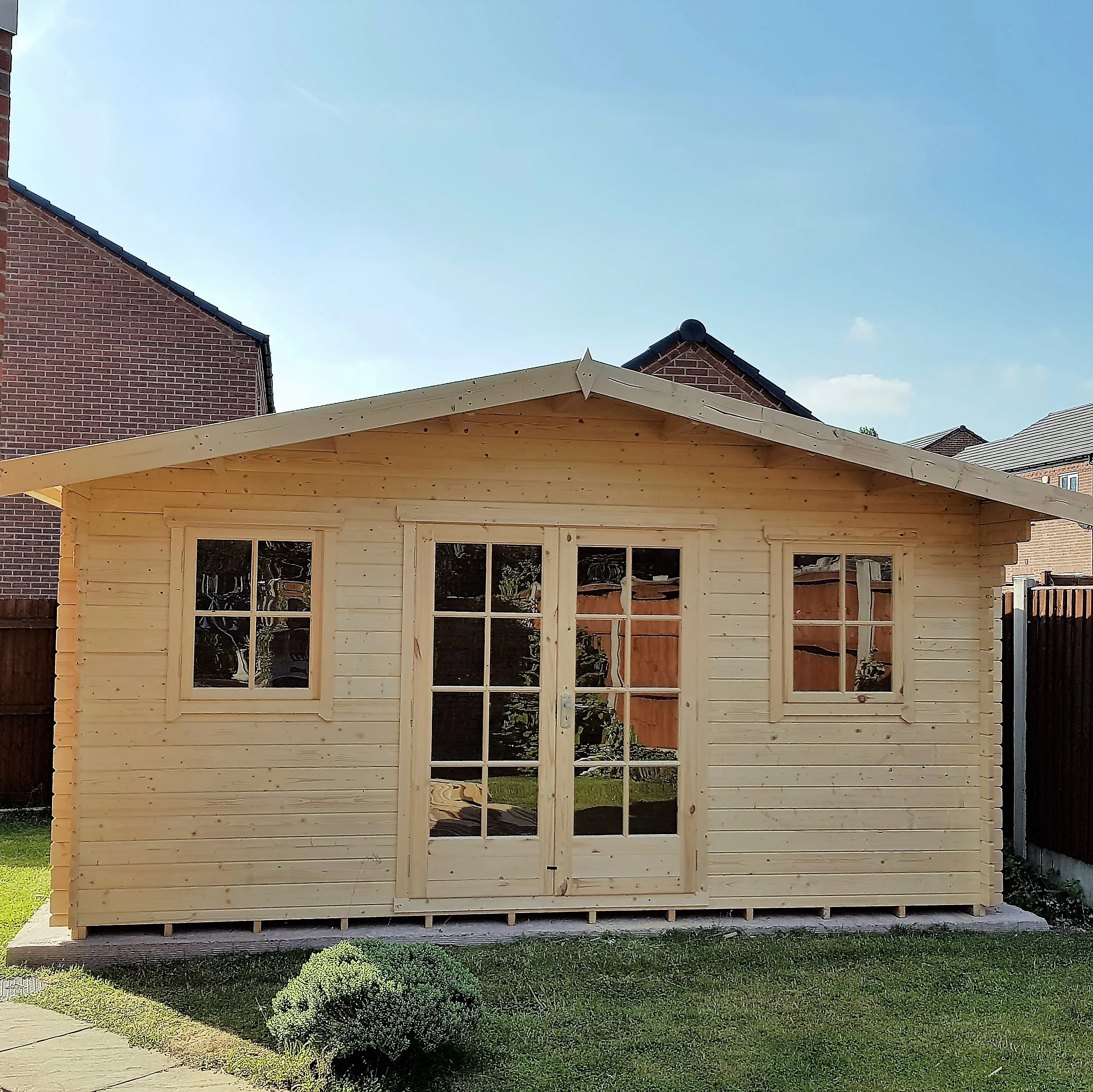 Shire Clipstone 12x10 Log Cabin - Image 12