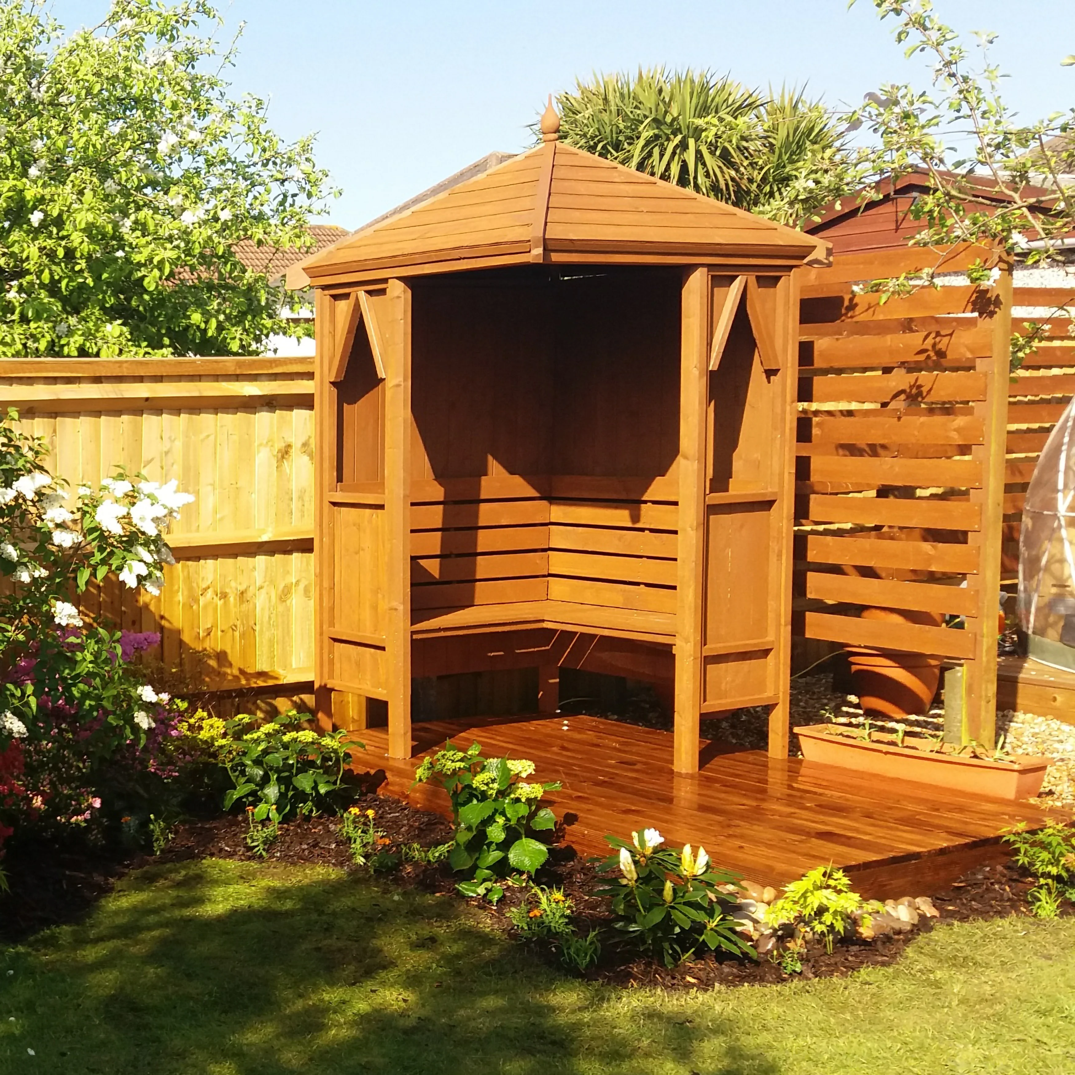 Shire Honeysuckle Corner Arbour - Image 6