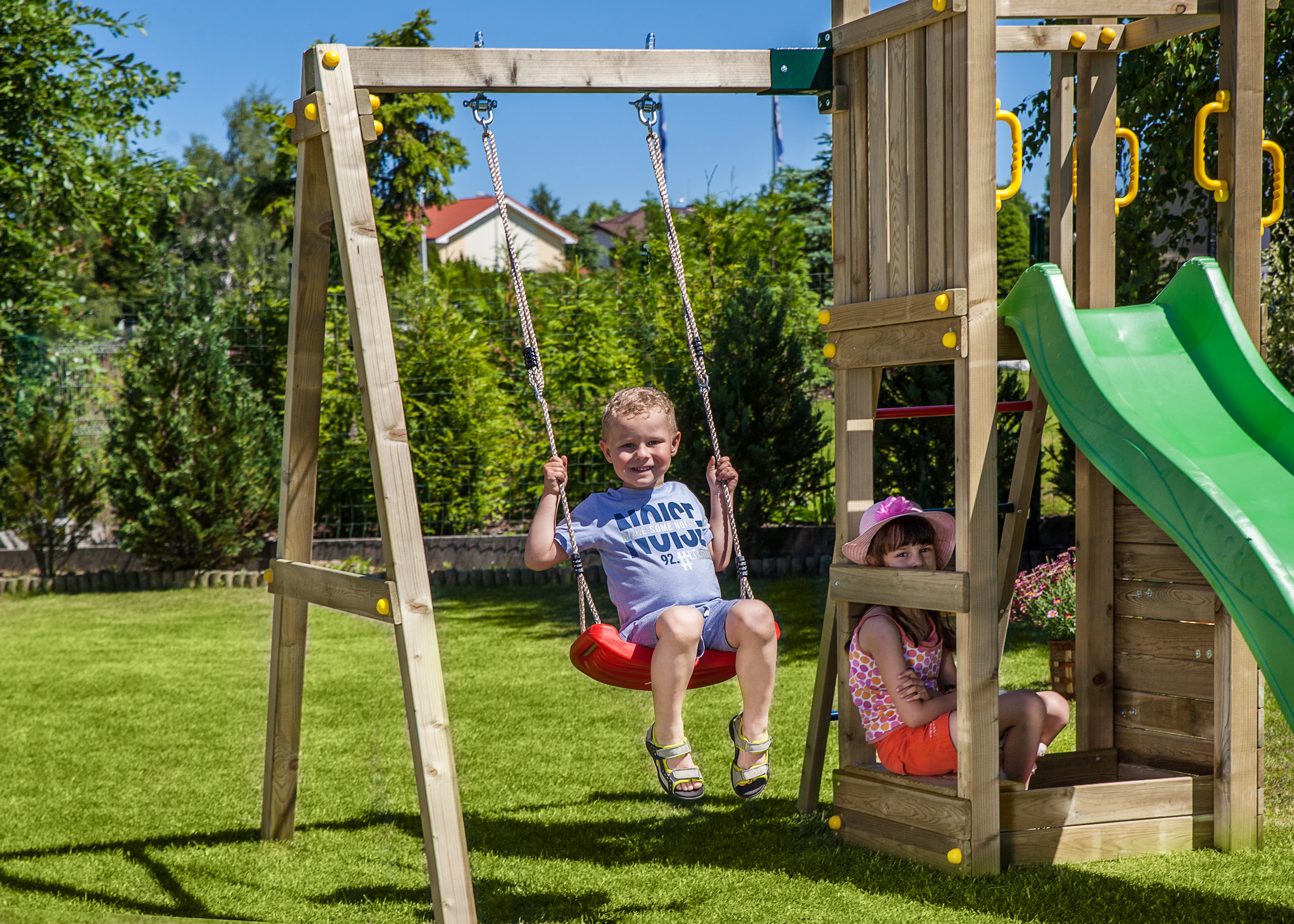 Shire Rumble Ridge Rock Wall Climbing Frame with Single Swing - Image 7