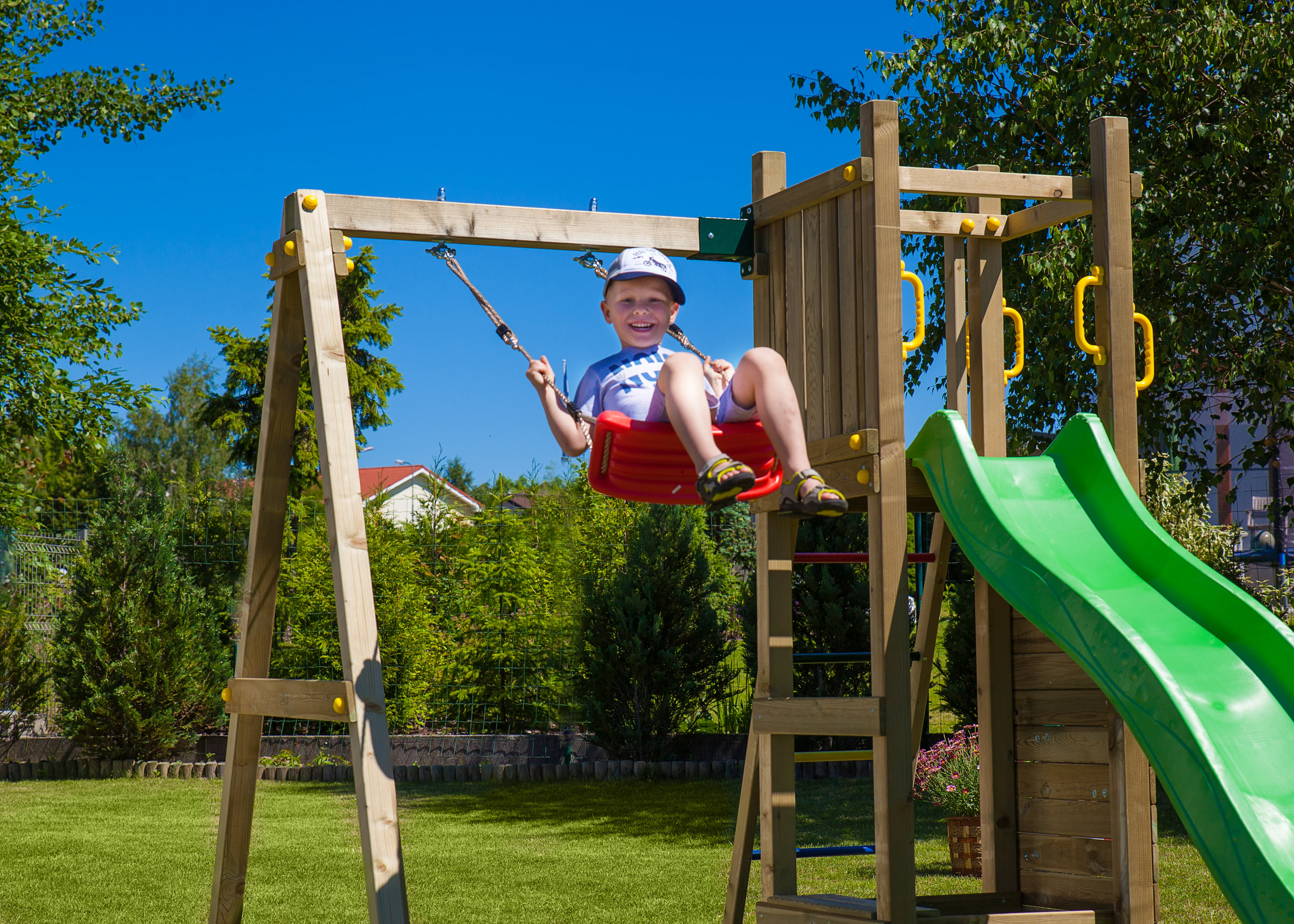 Shire Rumble Ridge Rock Wall Climbing Frame with Single Swing - Image 8