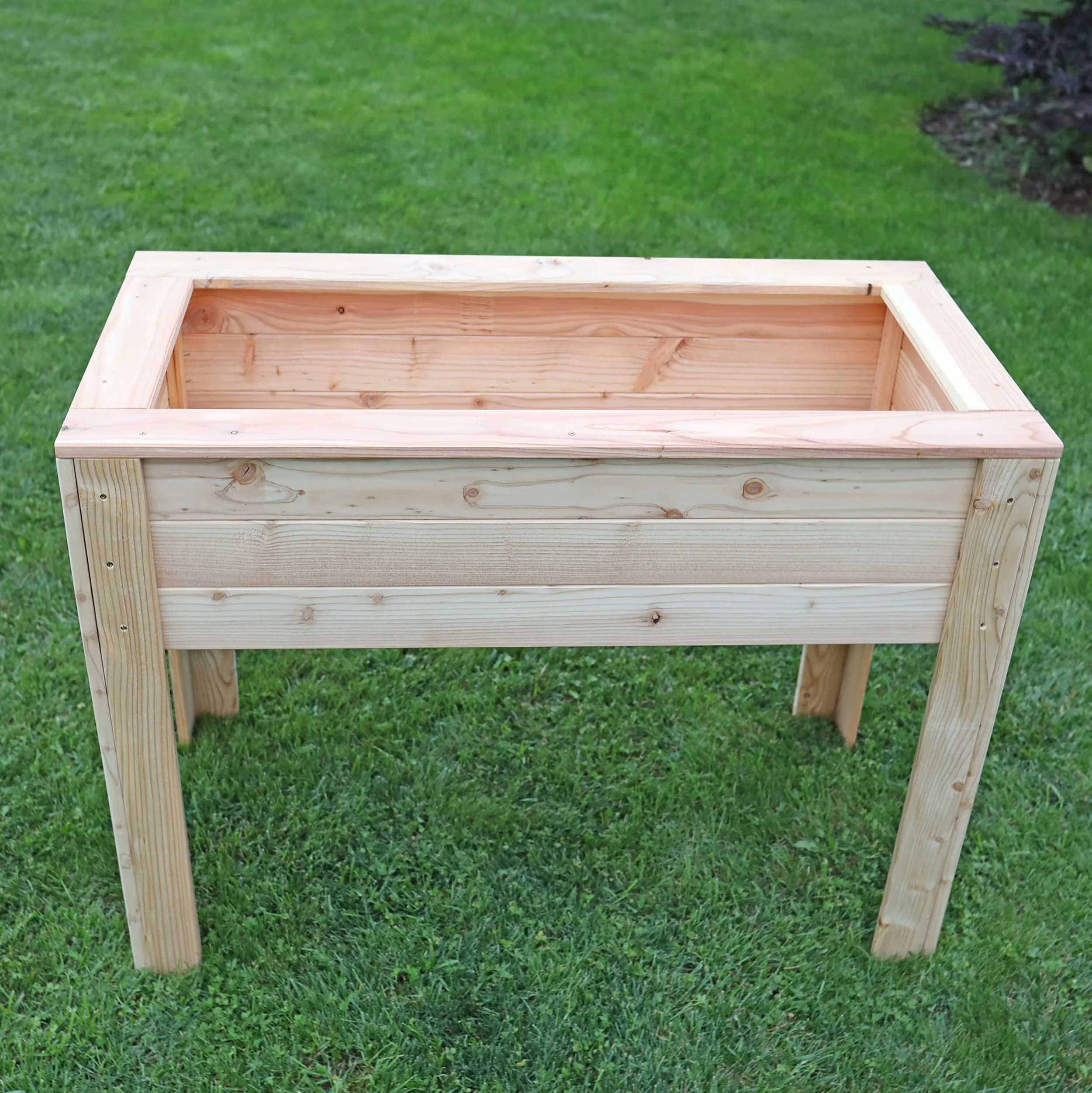 Shire Stef Larch Planter - Image 6