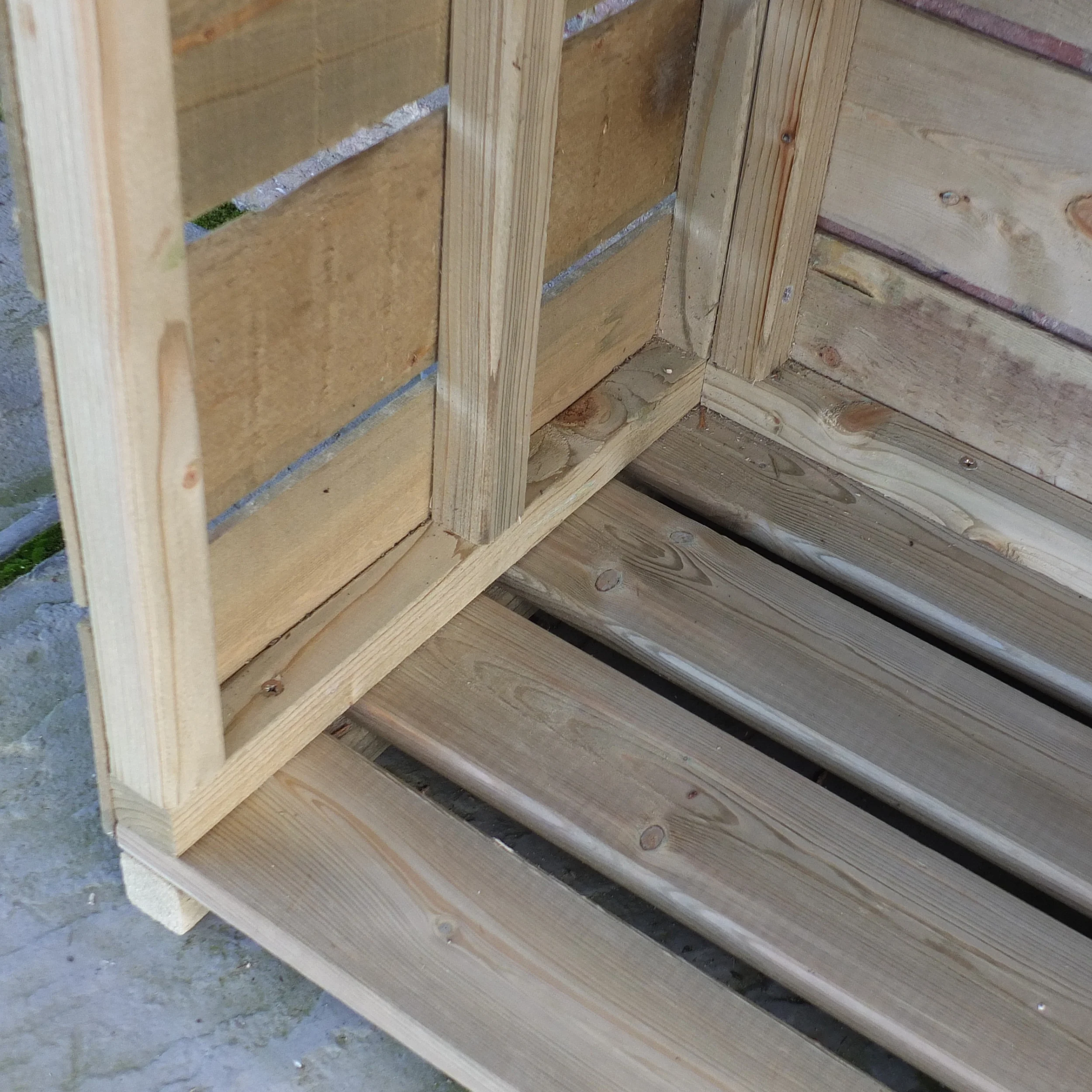 Shire Tall Wall Log Store Sawn Pressure Treated - Image 4