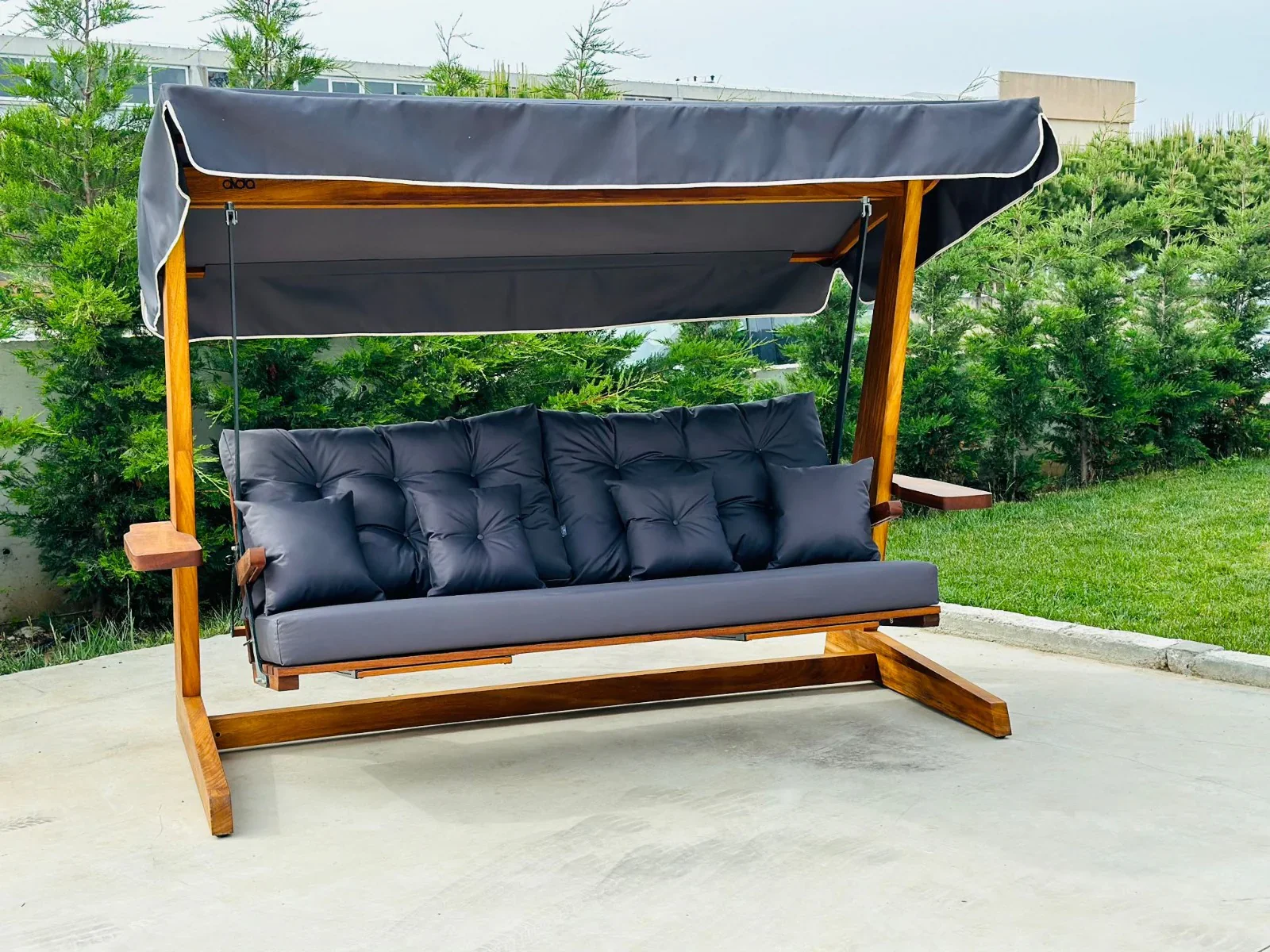St Andrews 2600 Iroko Frame 3 Seat Garden Swing - Image 4