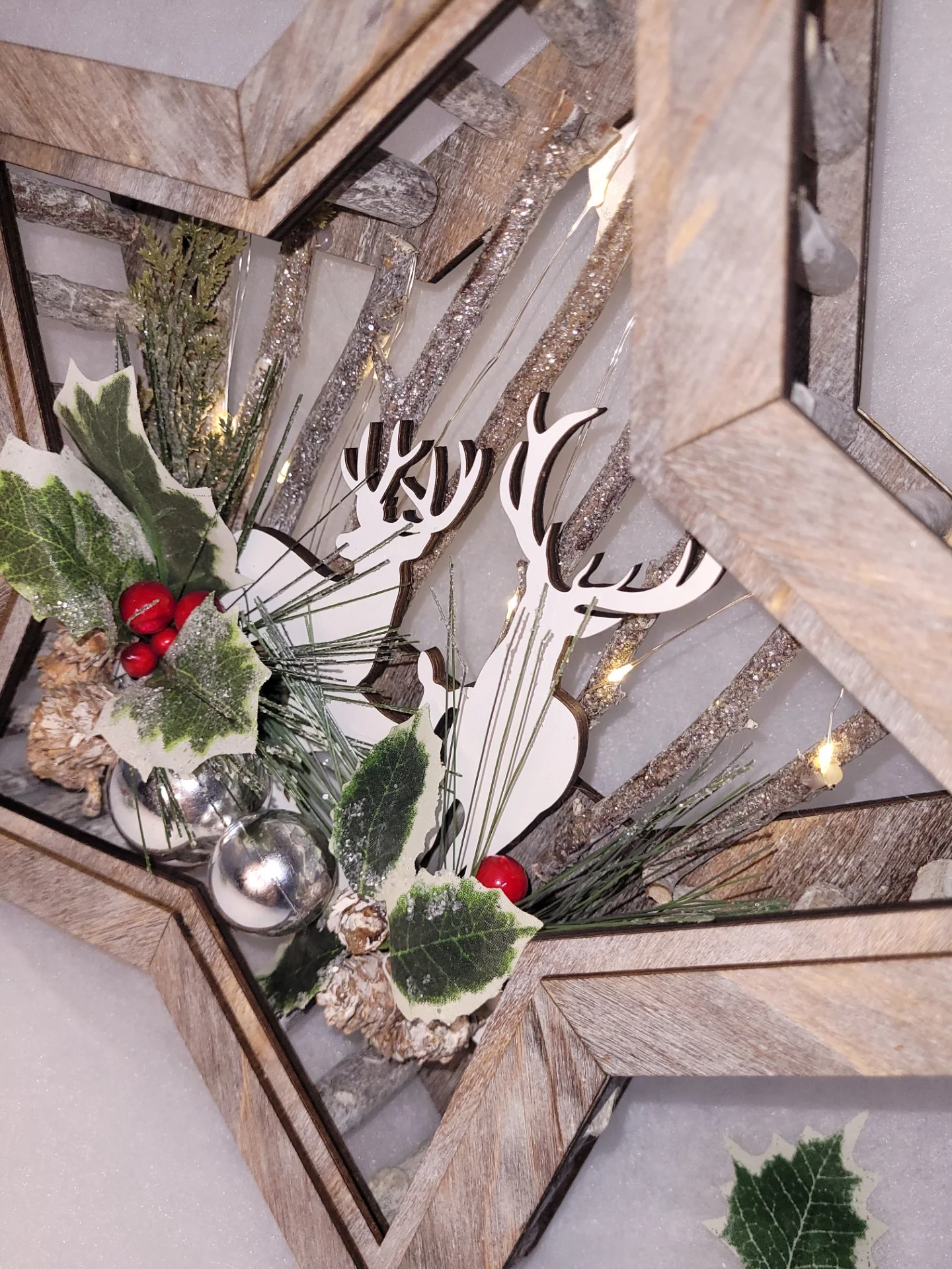 Wood Effect Star 32cm with Deer Scene and Warm White LEDs - Image 5